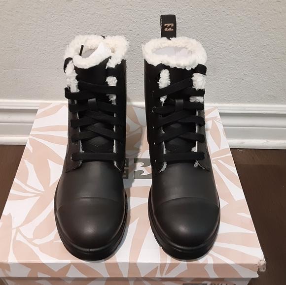 Billabong - Picture 4 of 4